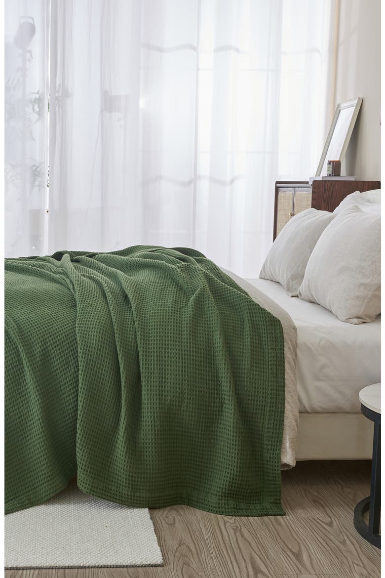 Super Soft Cotton All-Season Waffle Weave Throw Blanket, Alternate, color, FOREST GREEN