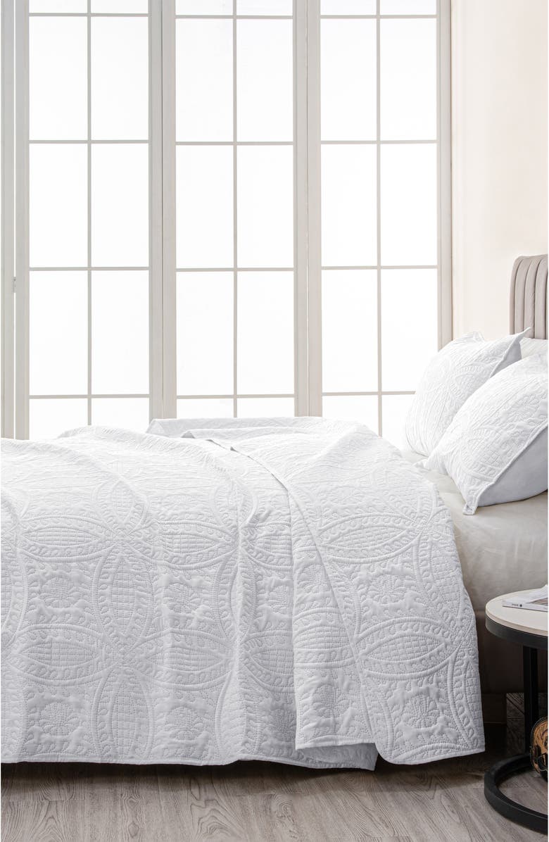 Woven & Weft Pinsonic Medallion Quilt Set, Alternate, color, White