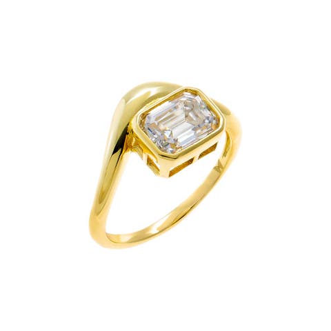 Moissanite Bezel Emerald Swirled Ring