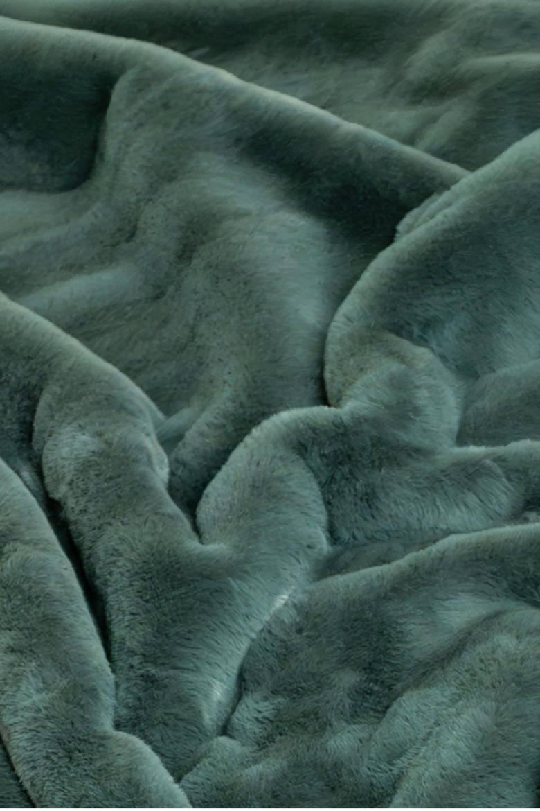 Santa Cruz Faux Fur Throw Blanket, Alternate, color, Forest Green