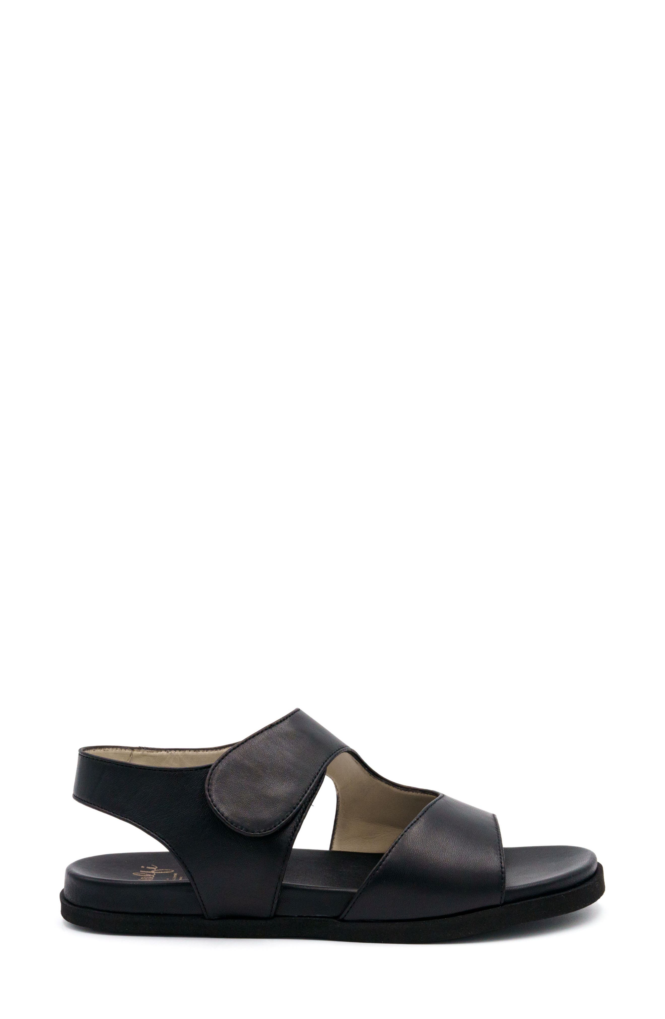 Amalfi by Rangoni Beata Sandal, Alternate, color, Black Parmasoft