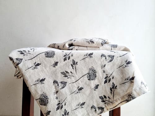 Cg Hunter Floral Tablecloth In Gray