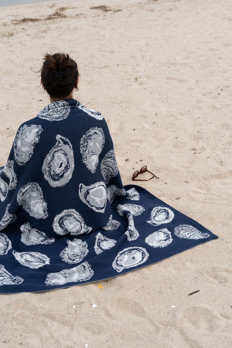 Oyster Pattern Knit Throw Blanket, Alternate, color, Blue