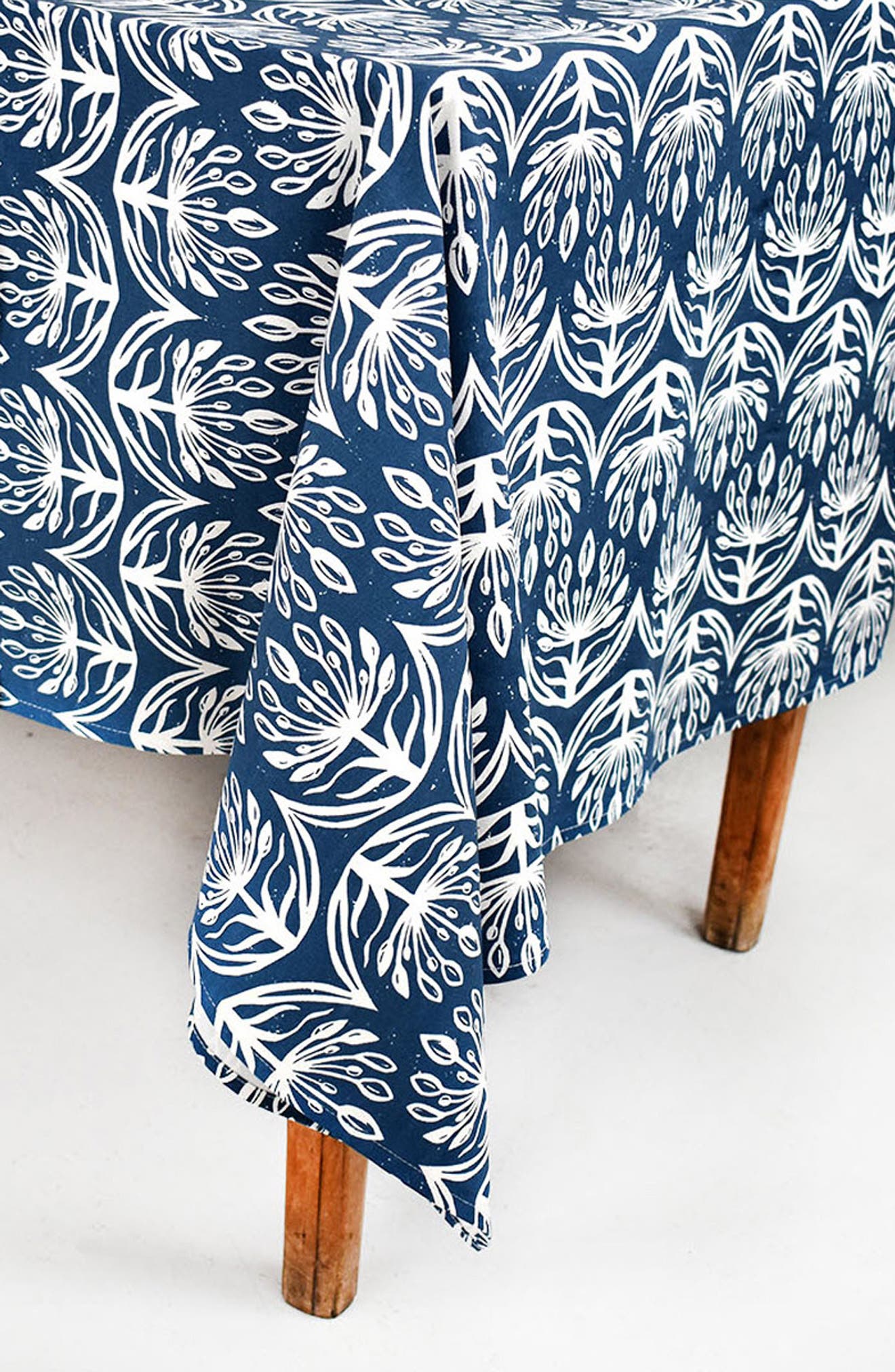 French Home Botanical Tablecloth In Multi