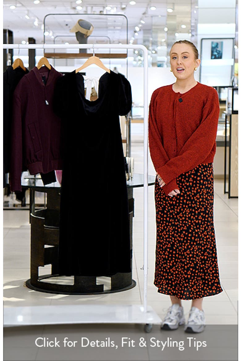 Quinnie Puff Sleeve Velvet Midi Dress video
