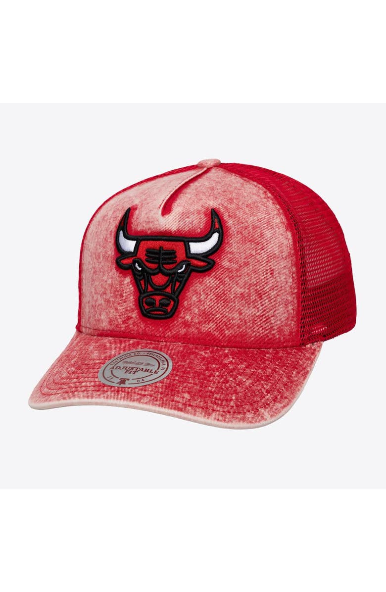 Mitchell & Ness Men's Mitchell & Ness Red Chicago Bulls Gameday Snow Wash Adjustable Trucker Hat, Main, color, Red