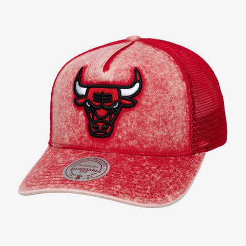Men's Mitchell & Ness  Red Chicago Bulls Gameday Snow Wash Adjustable Trucker Hat