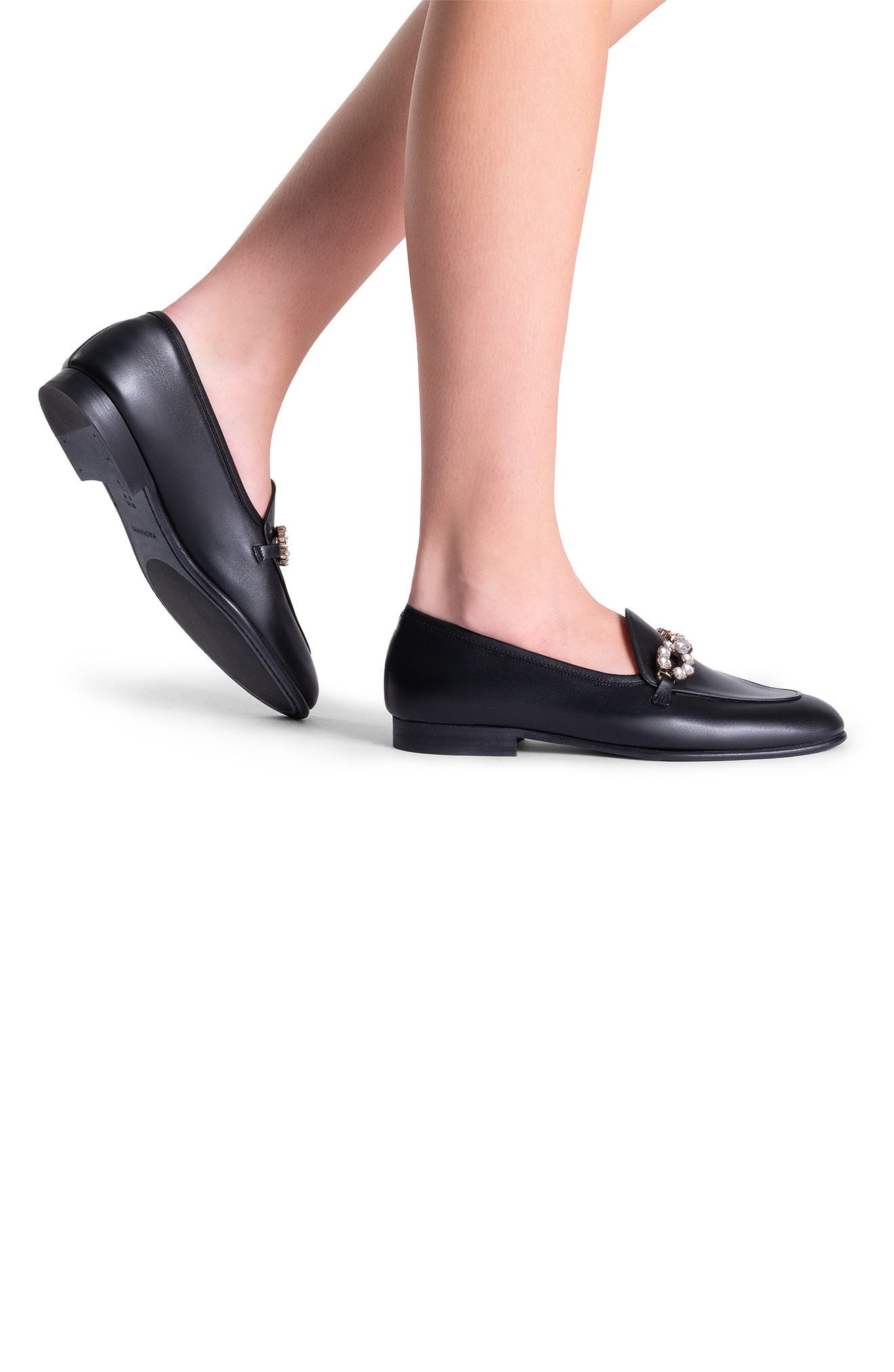 Magnanni Sienna Loafer, Alternate, color, Black