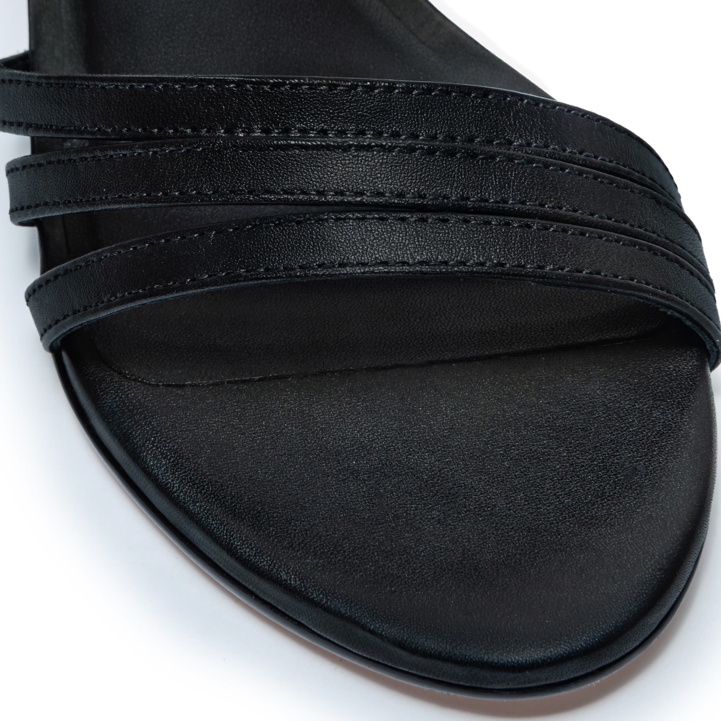 Bernardo Footwear Lima Low Heel Sandal, Alternate, color, Black