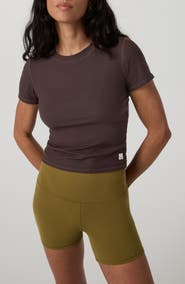 Vuori Pose Fitted Tee