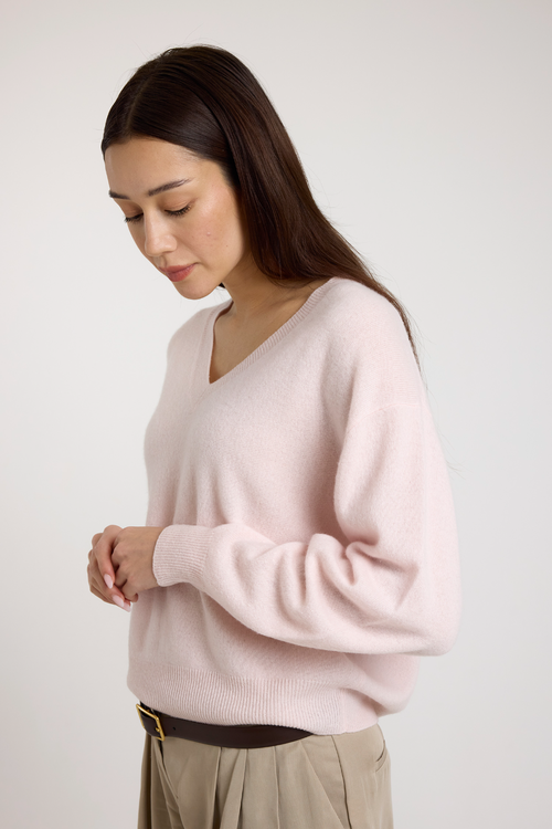 Brodie Pure Cashmere Matilda Relaxed Fit V-neck Jumper In Pink