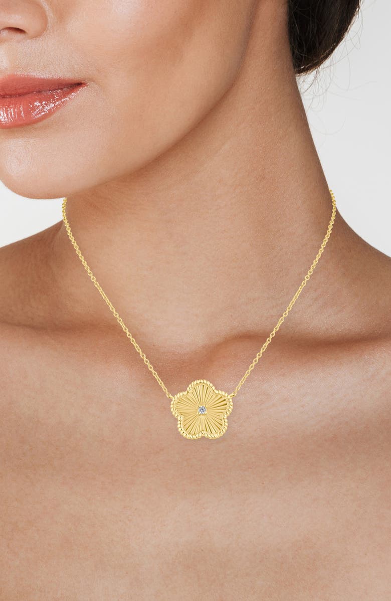 CZ by Kenneth Jay Lane Cubic Zirconia Textured Clover Pendant Necklace, Alternate, color, Clear Gold