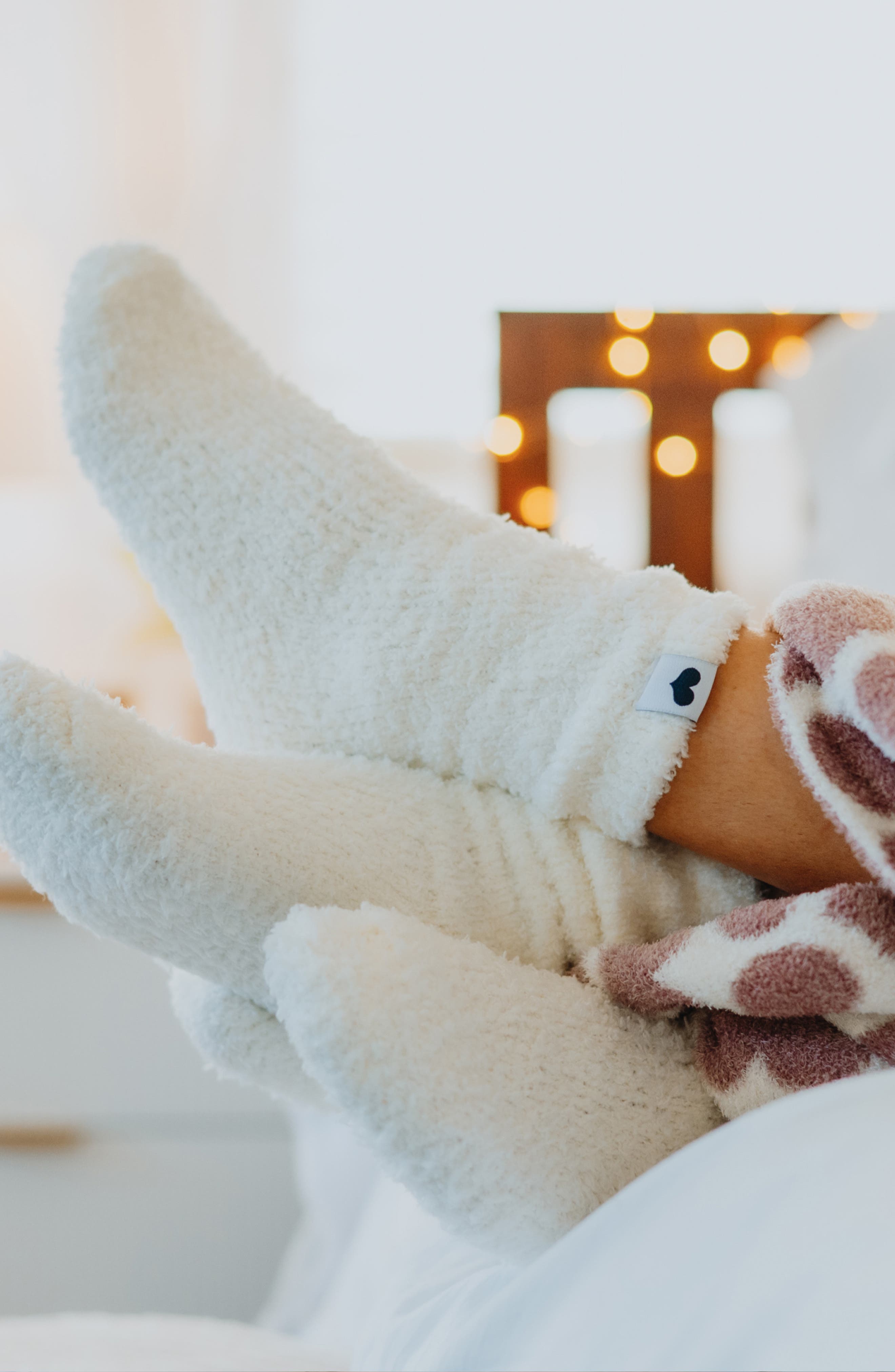 Little Giraffe Dolce Slouchy Lounge Socks, Alternate, color, Cream