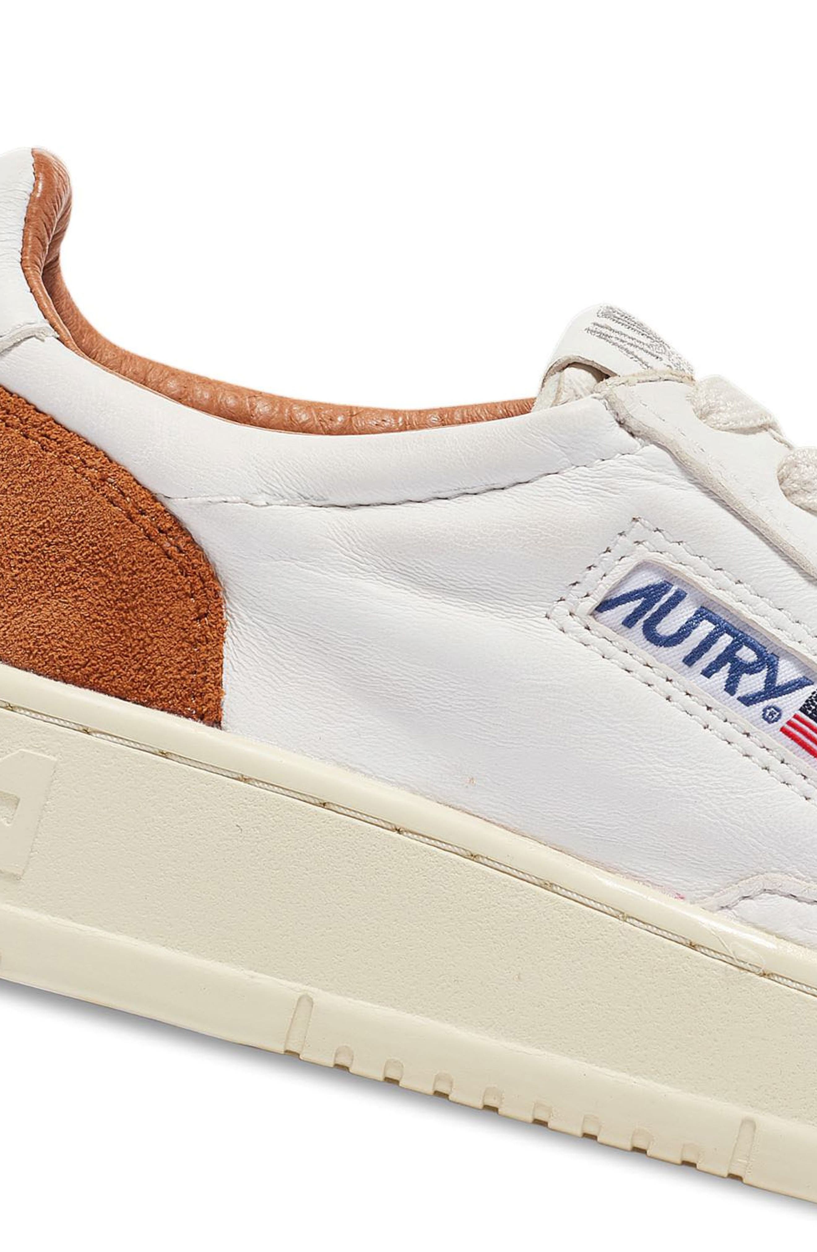 AUTRY Medalist Low Sneaker, Alternate, color, White/ Caramel Goat/ Suede