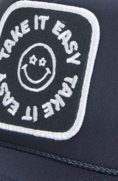Friday Feelin ' Take It Easy Patch Trucker Hat In Navy