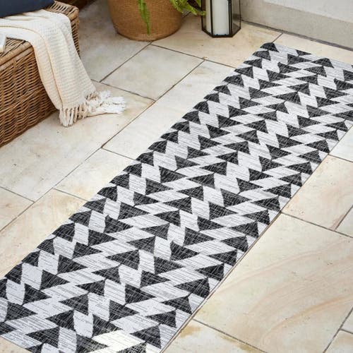 Jonathan Y Andratx Modern Geometric Indoor/outdoor Area Rug In Ivory/black