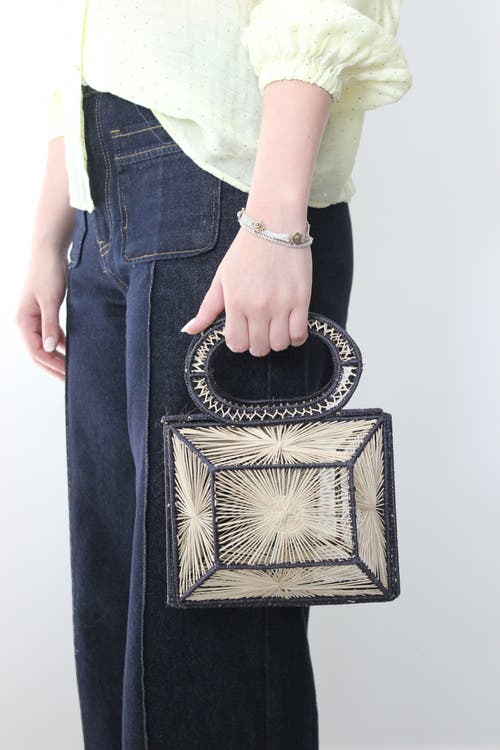 Amazónica Ara Handbag In Neutral