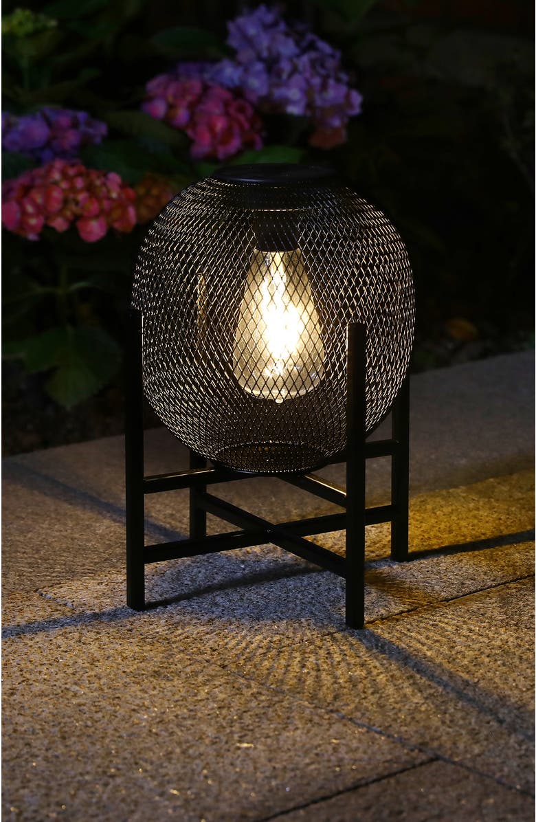 Glitzhome Metal Mesh Edison Bulb Solar Powered Outdoor Lantern with Stand, Alternate, color, Black