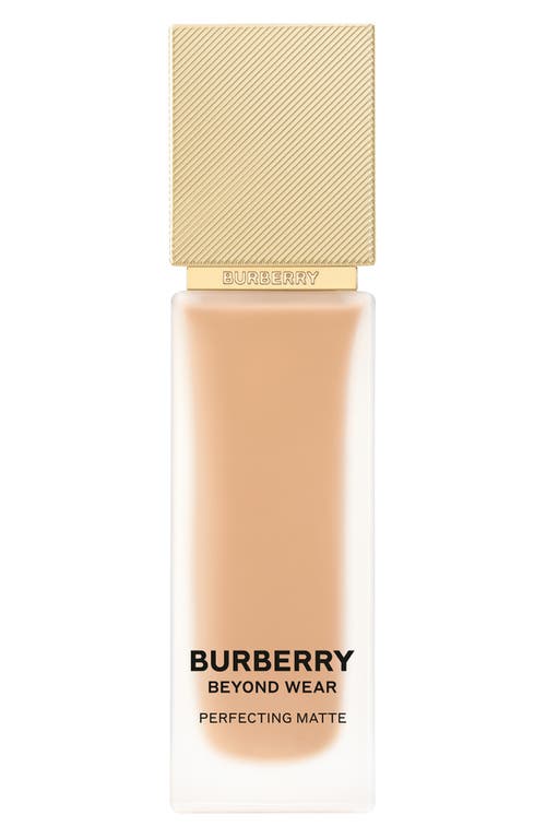 Burberry Beyond Wear Perfecting Matte Foundation In 70 Medium Neutral