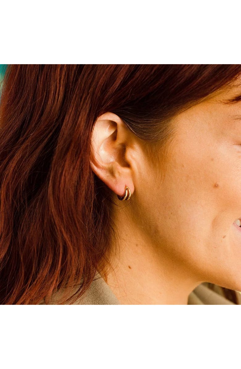 MADE BY MARY Split Huggie Hoop Earrings, Alternate, color, Gold Vermeil