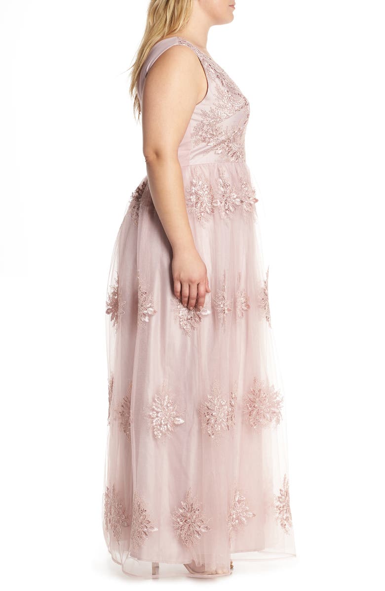 Chi Chi London Aubree Embroidered Mess Evening Dress, Alternate, color, 