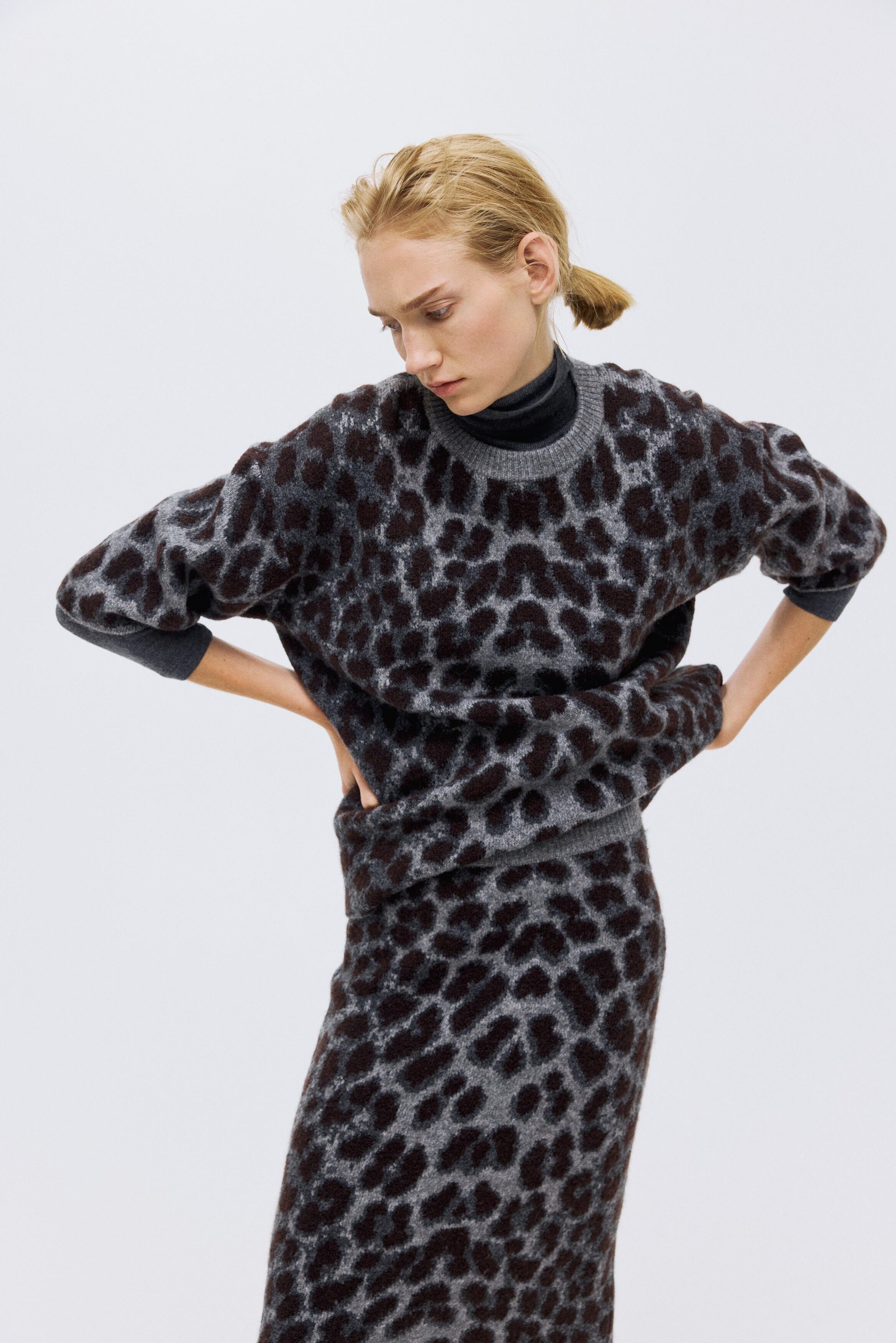 selected Gray/leopard print