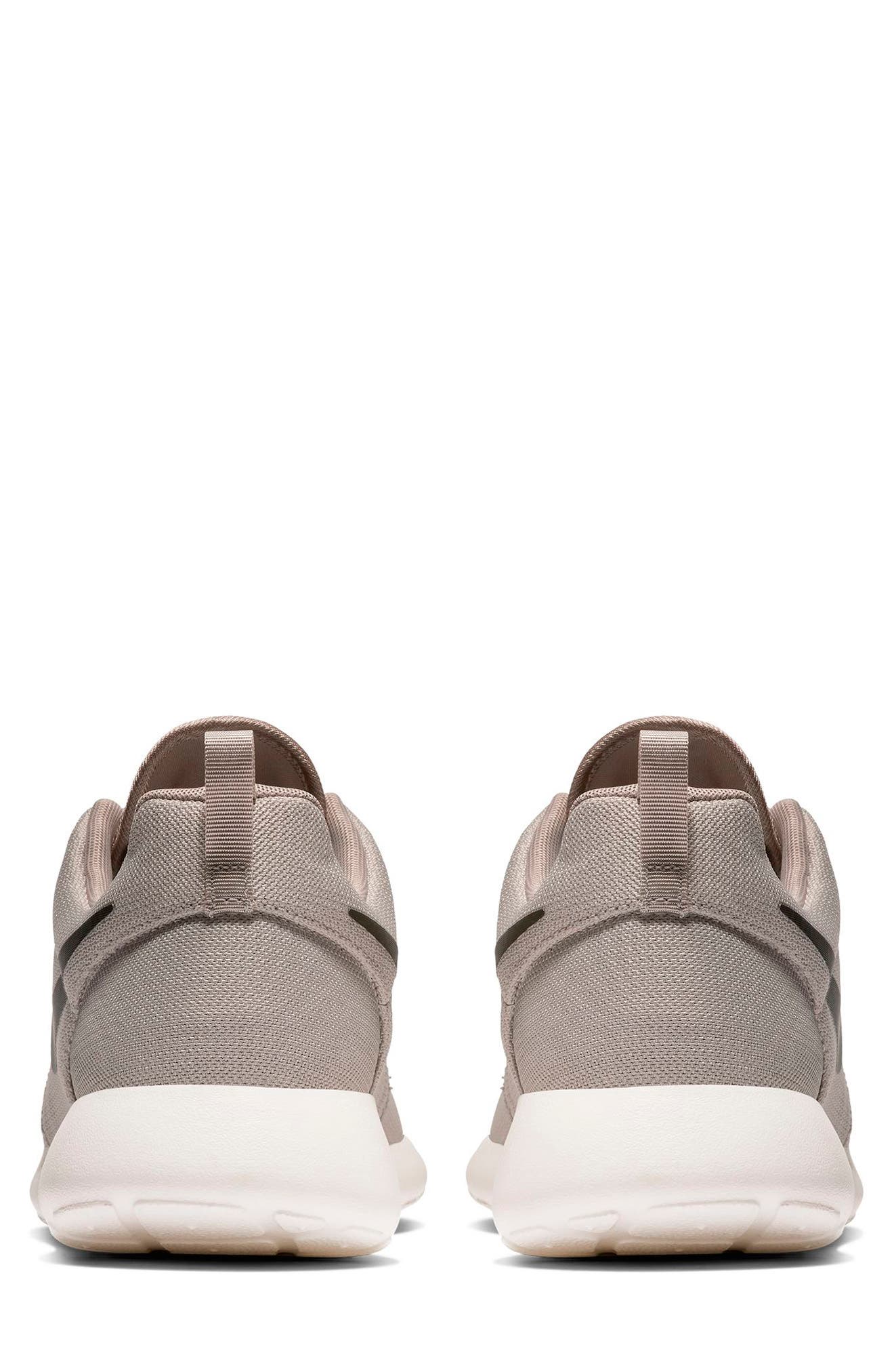 Nike Roshe One Running Shoe, Alternate, color, 205 Ltaupe/Black