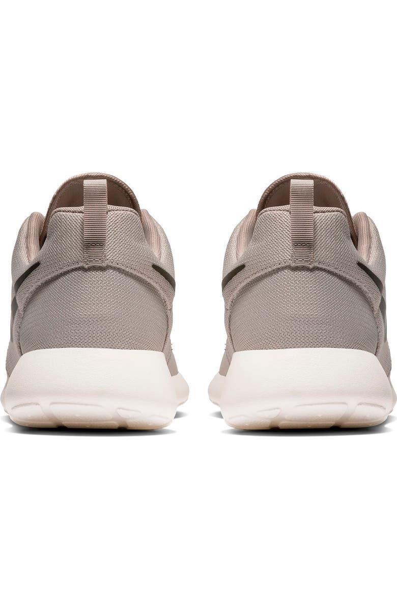 Nike Roshe One Running Shoe, Alternate, color, 205 Ltaupe/Black