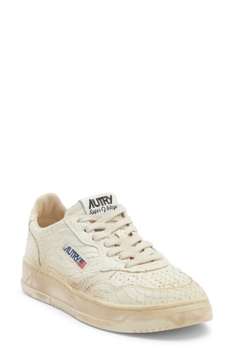 Retro Low Sneaker
