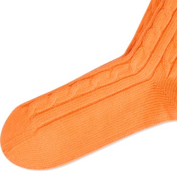 Seasonless Cable Crew Socks
