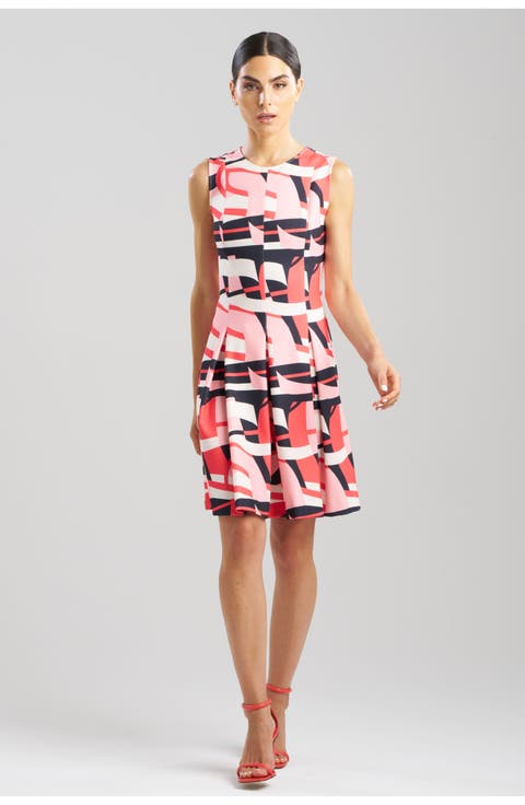 ABSTRACT LINES Sleeveless Pleated Dress