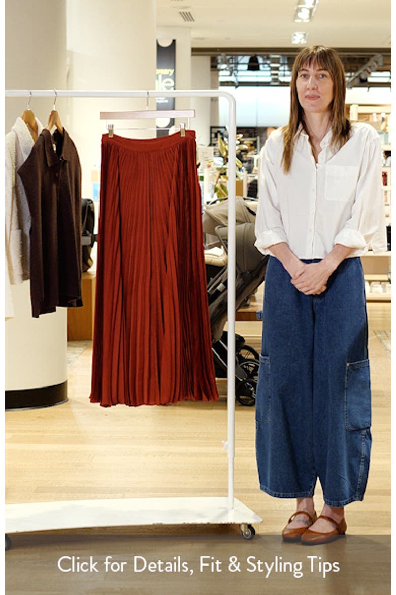 Rowyn Pleated Skirt video