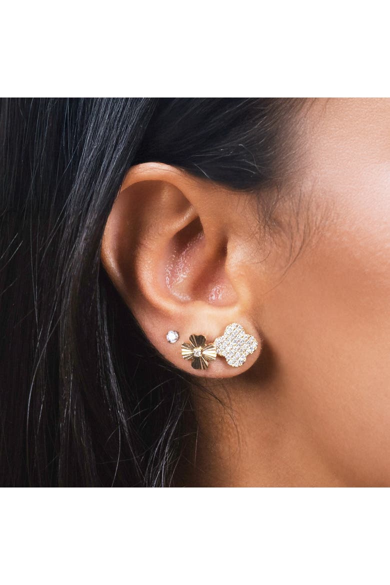 Fluted Gold Four Leaf Clover Stud Earrings, Alternate, color, Gold