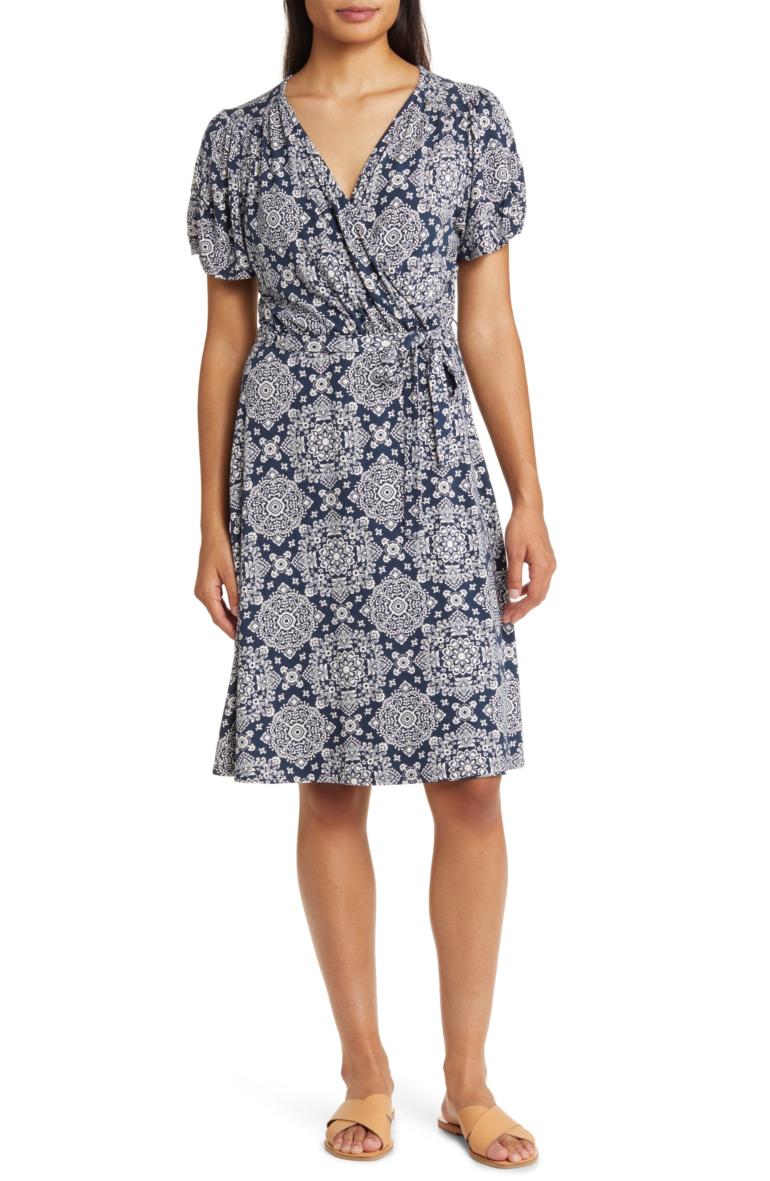 selected NAVY/ IVORY