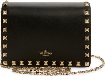 【VALENTINO】 ROCKSTUD CHAIN WALLET Rockstud Wallet With Chain In Grainy Calfskin for Woman in