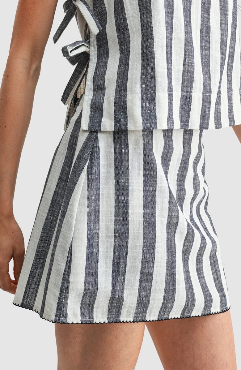 All in Favor Linen Blend Miniskort, Alternate, color, Navy Stripe
