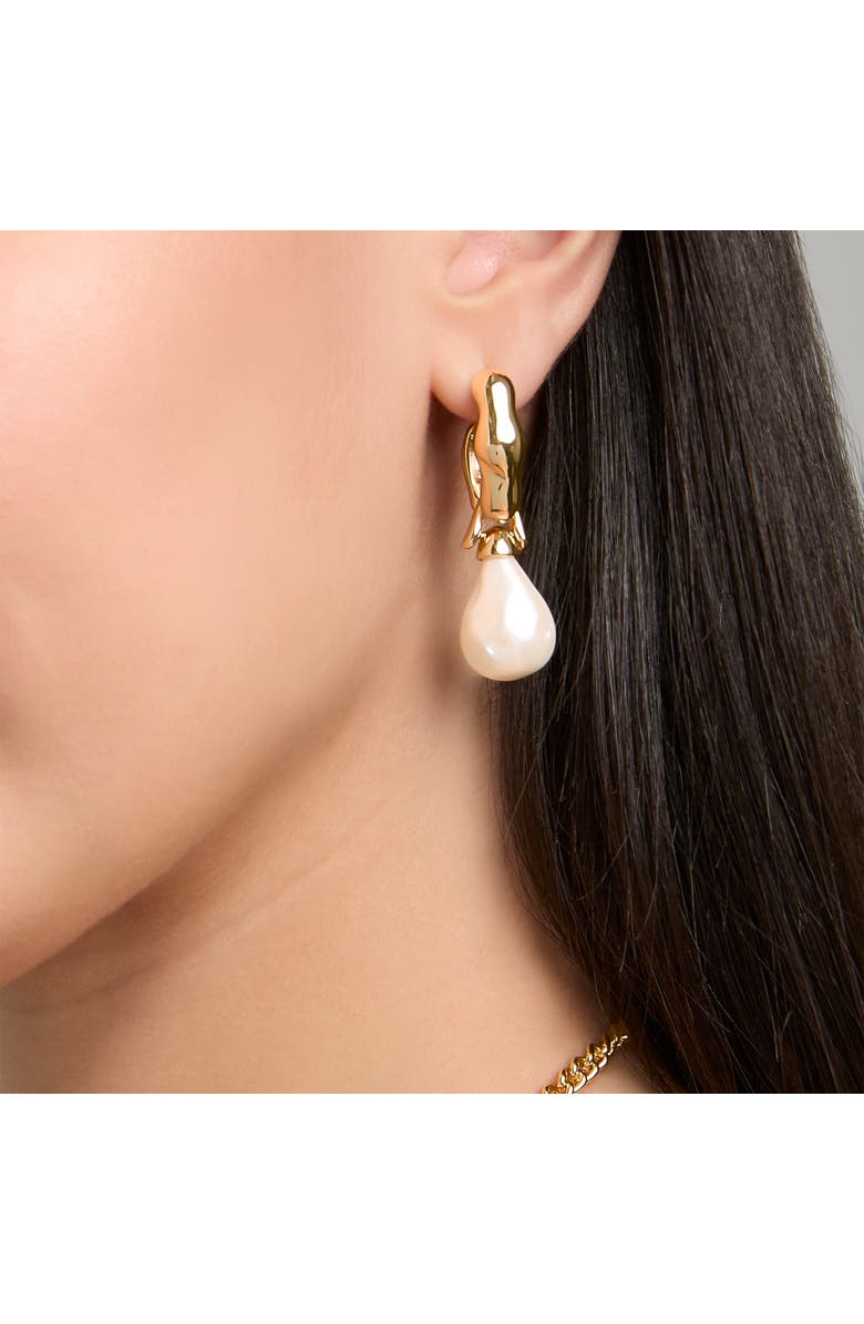 BCBG Cute Posts Earrings, Alternate, color, Gold