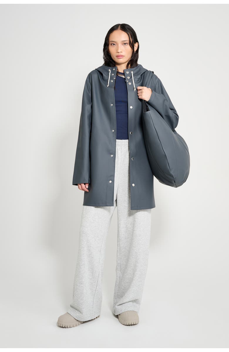 Stutterheim Stockholm Long Sleeve Hooded Raincoat, Alternate, color, Charcoal
