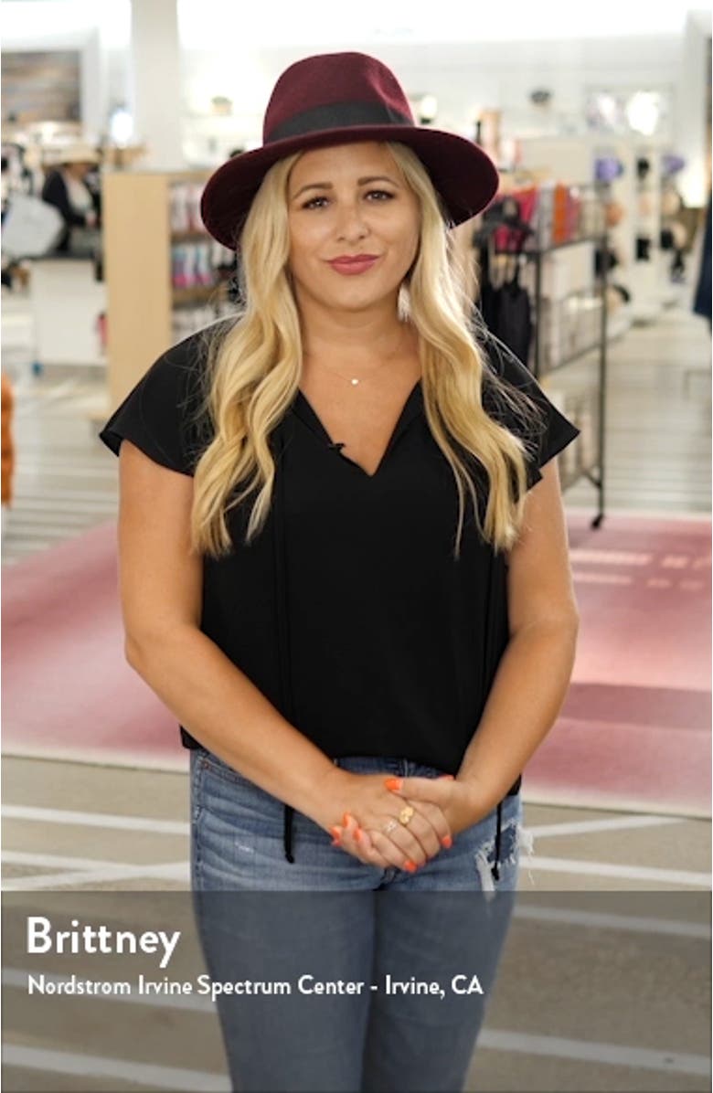 Le Crop Mini Boot High Waist Jeans, sales video thumbnail