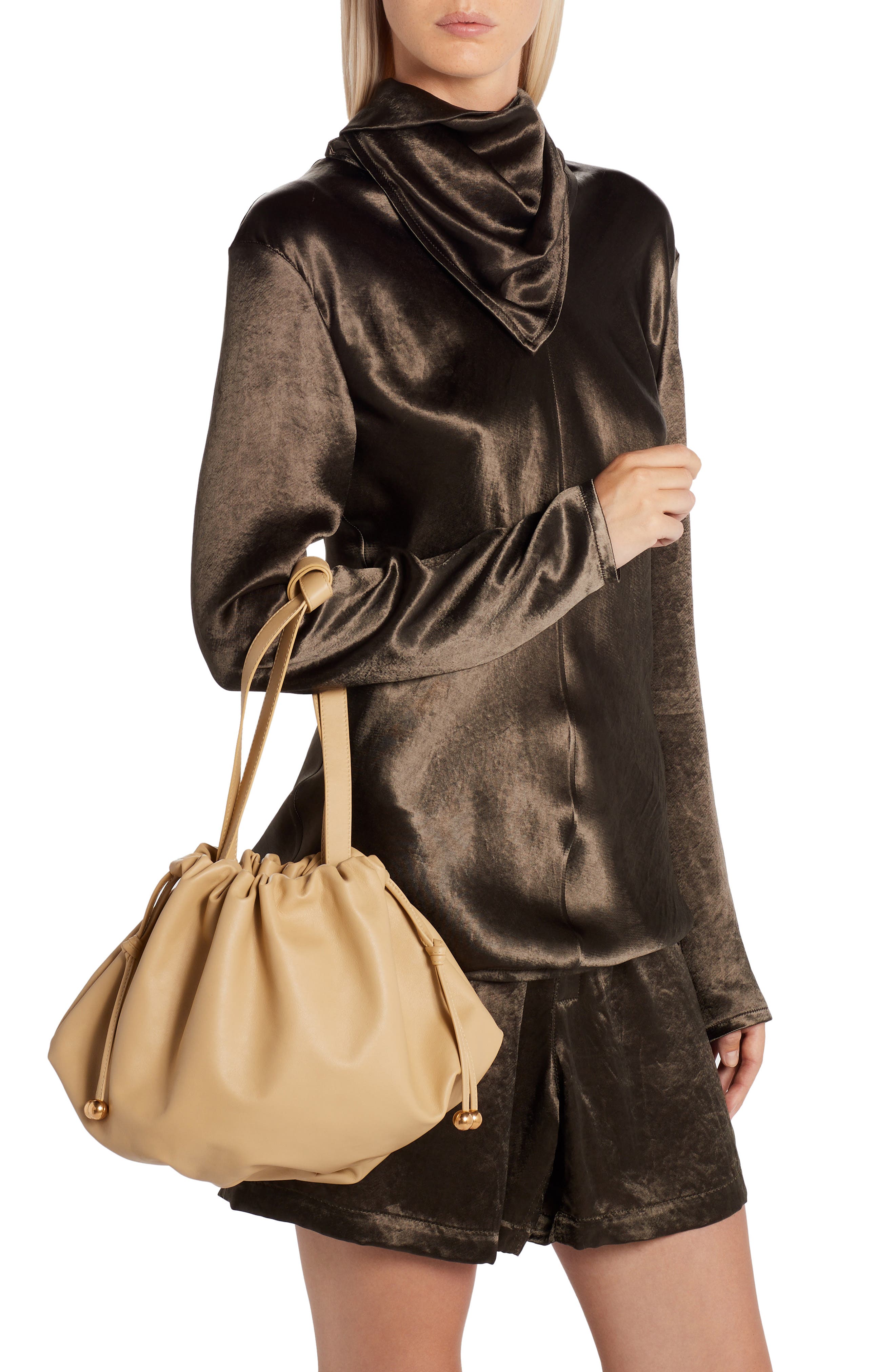 Bottega Veneta The Medium Bulb Leather Bag, Alternate, color, 