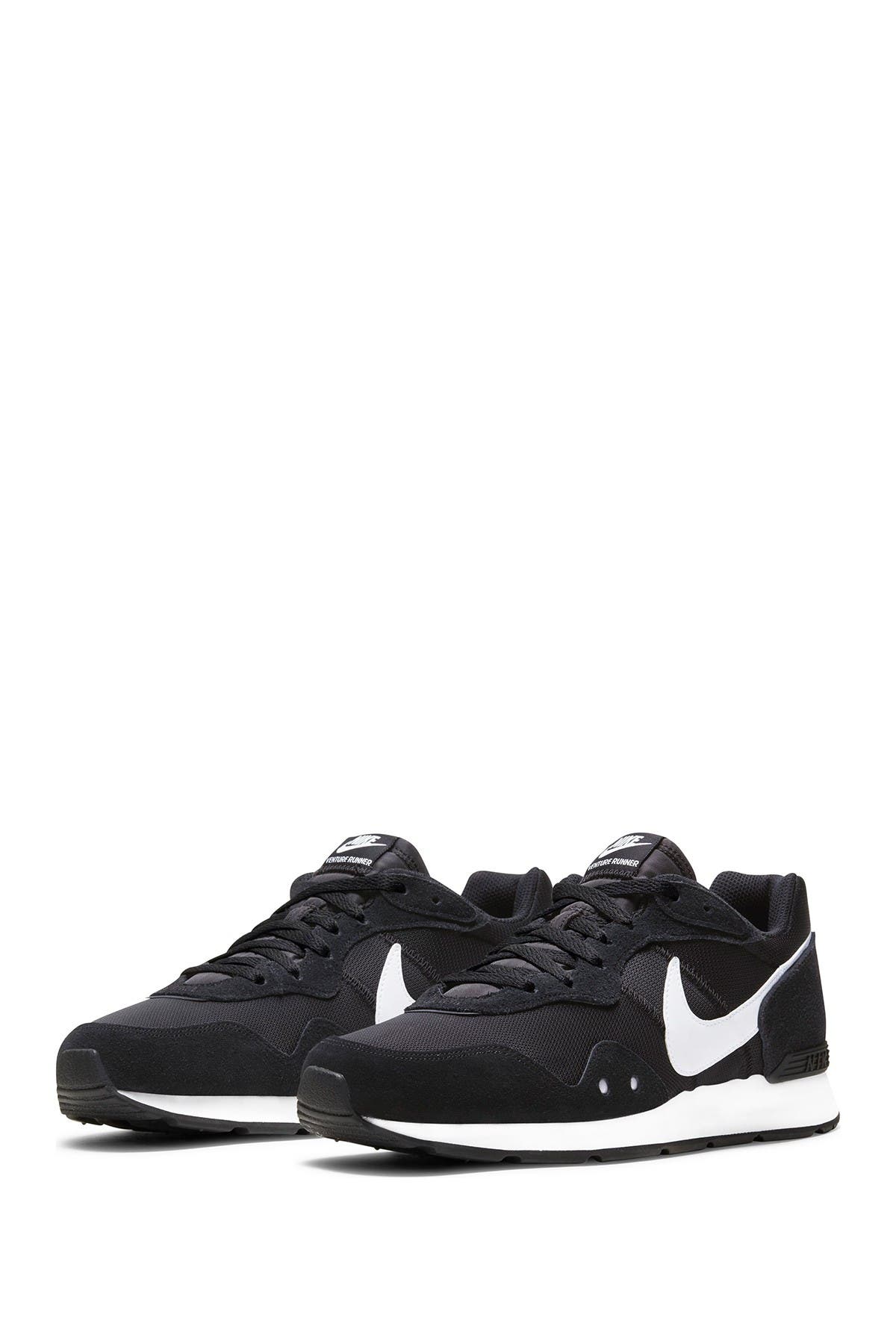 Nike Venture Runner Sneaker, Main, color, 