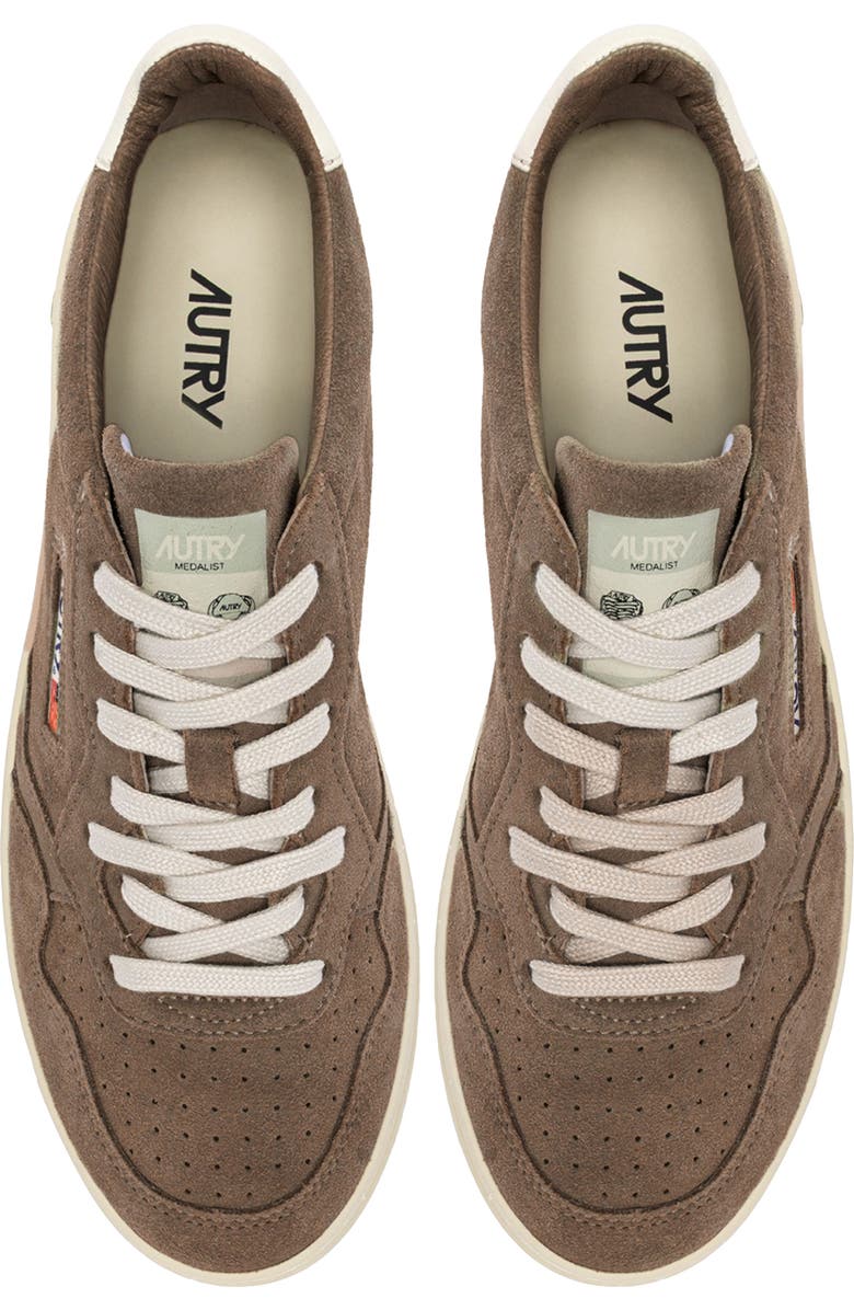 AUTRY Medalist Low Sneaker, Alternate, color, Cigar