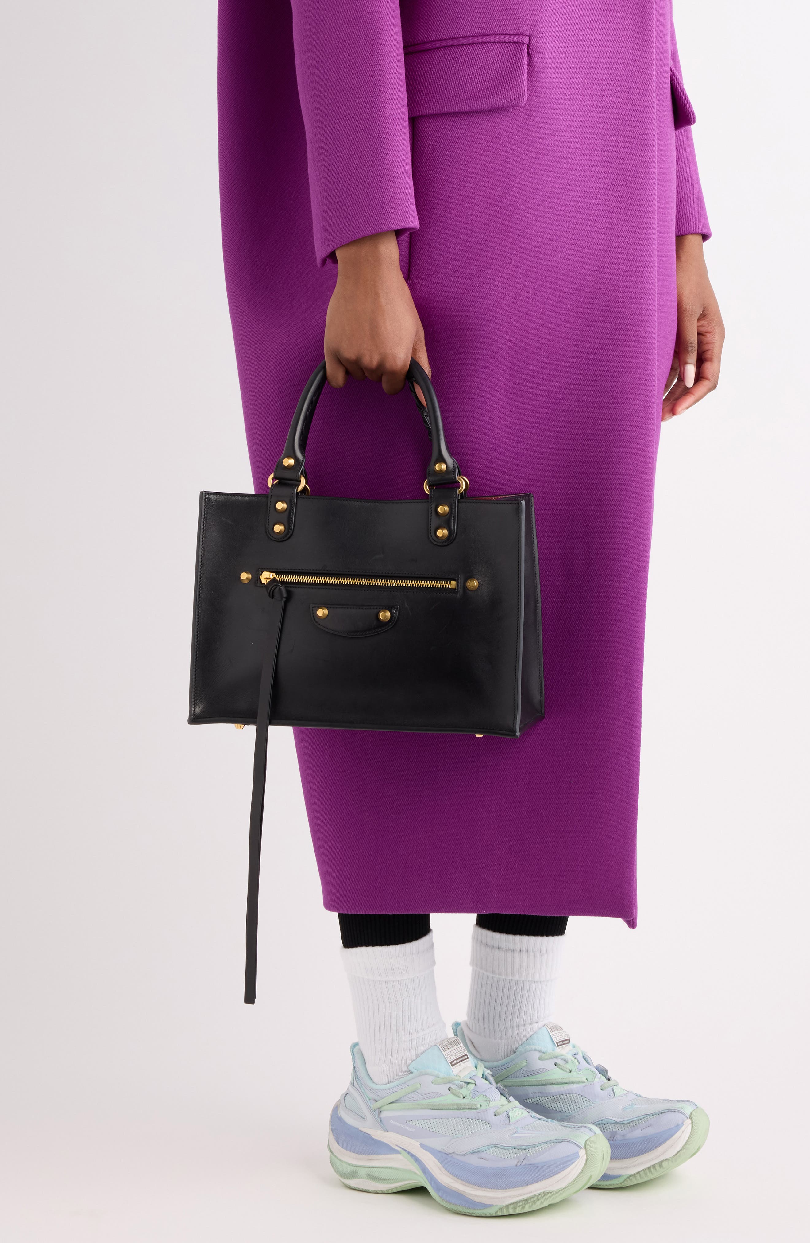 Medium Le City Sleek Leather Tote, Alternate, color, 1629 BLACK/ RUBY