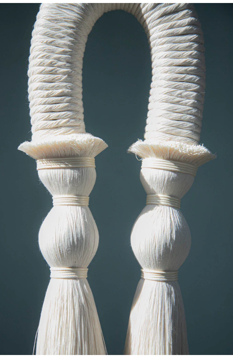 Caralarga Aldeana Sculpture, Alternate, color, White