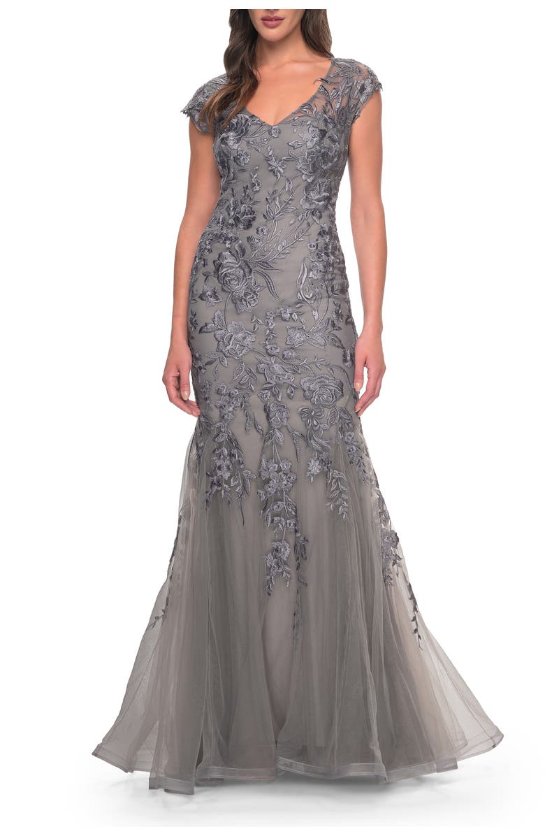 La Femme Lace and Tulle Mermaid Gown with Cap Sleeves, Main, color, Silver