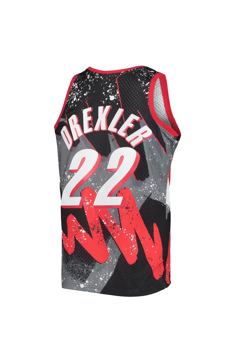 Mitchell & Ness Men's Mitchell & Ness Clyde Drexler Black Portland Trail Blazers Hardwood Classics 1991/92 Hyper Hoops Swingman Jersey, Alternate, color, 