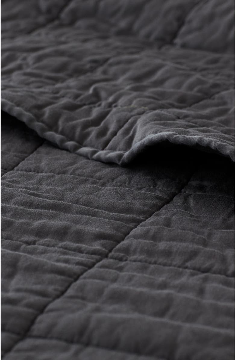 Pact Organic Quilt, Alternate, color, Charcoal