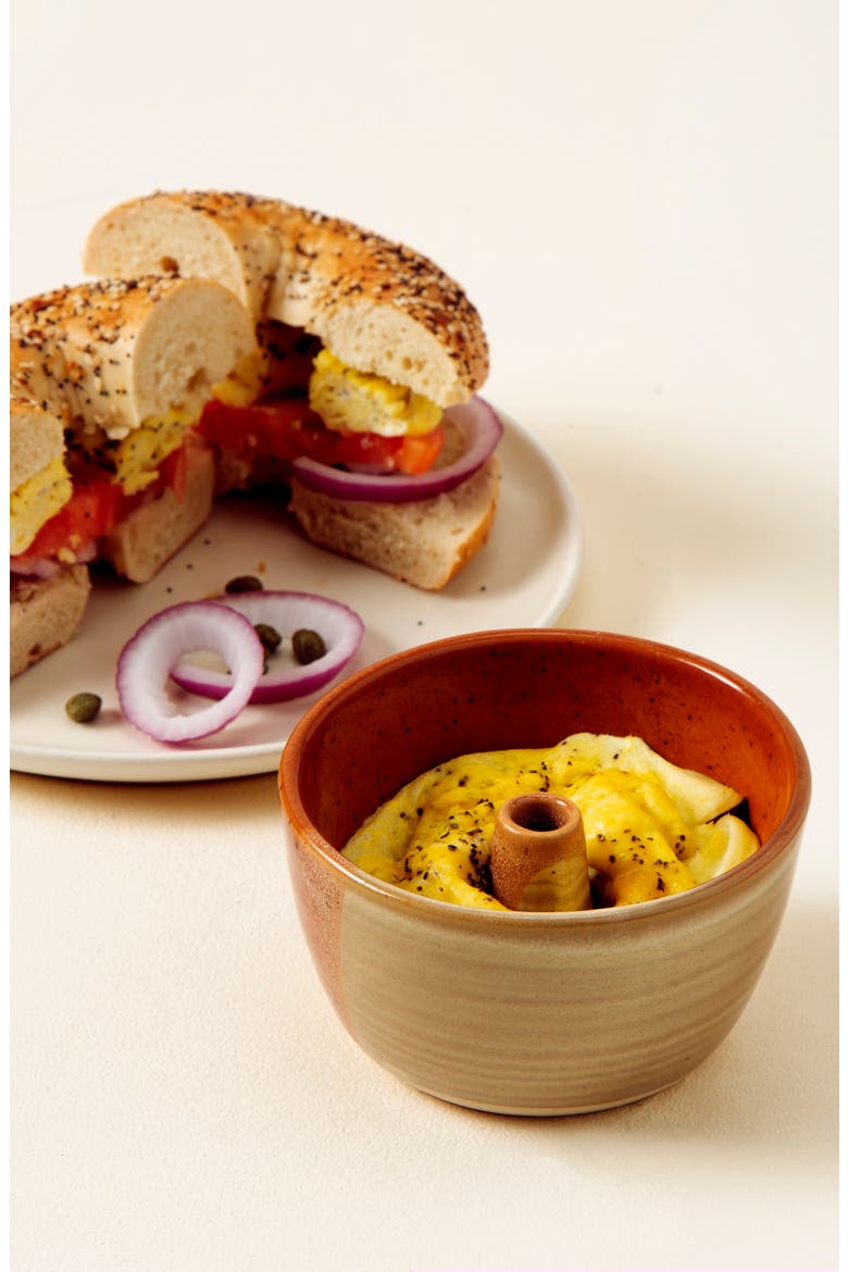 Egg on a Bagel Maker, Alternate, color, Multi