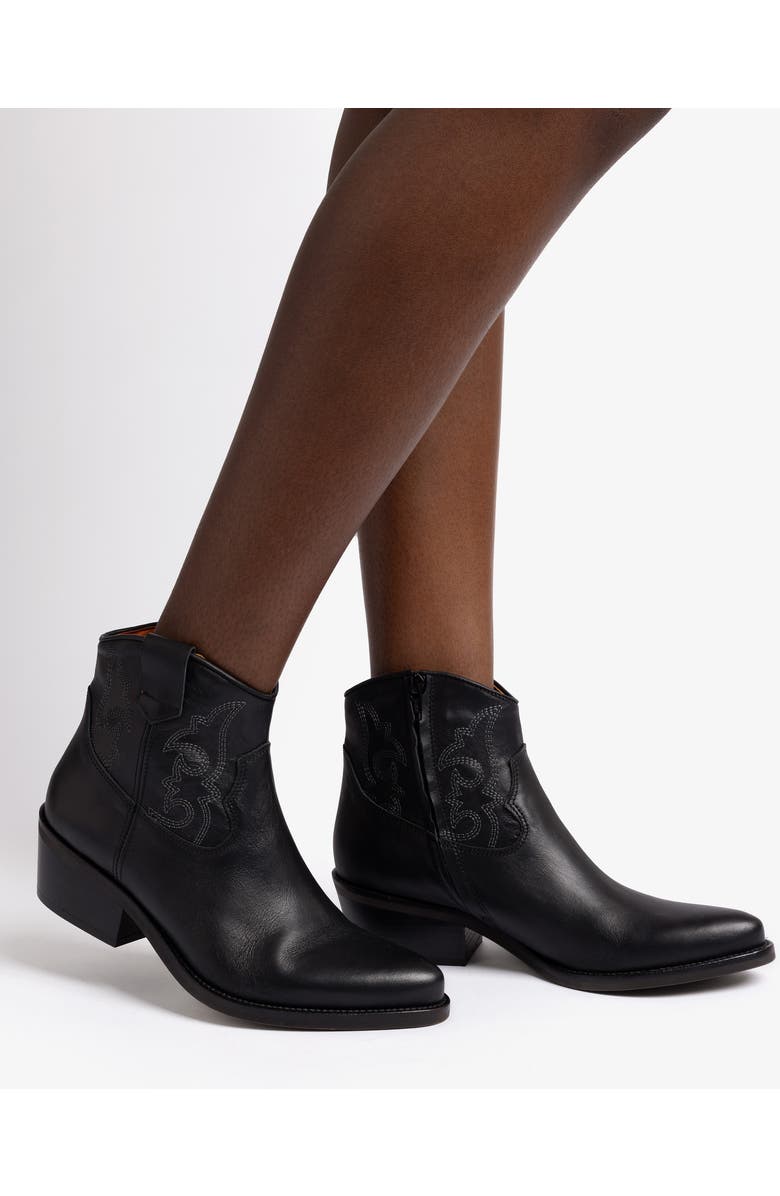 Penelope Chilvers Cassidy Western Boot, Alternate, color, Black