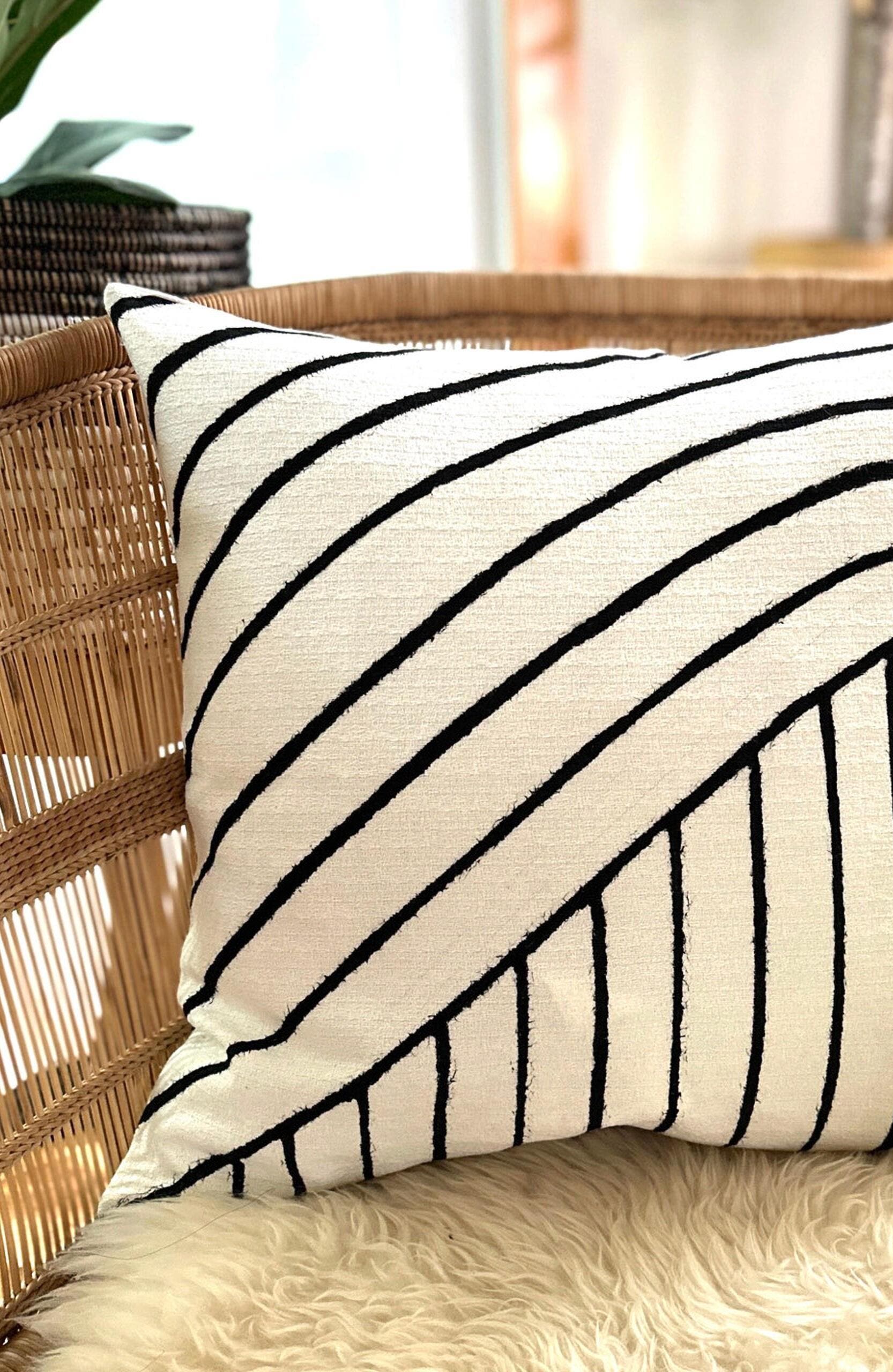 Mbare Organic Lines Sadza Pillow Cover - Thumbnail 2